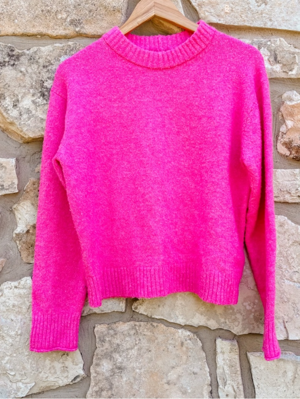 American eagle outfitters pink sweater size xs
